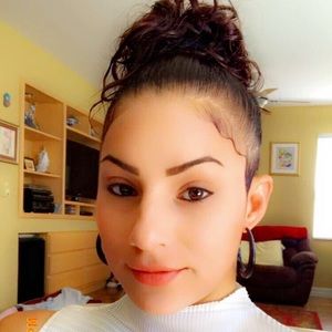 Meet your Posher, Evajalina